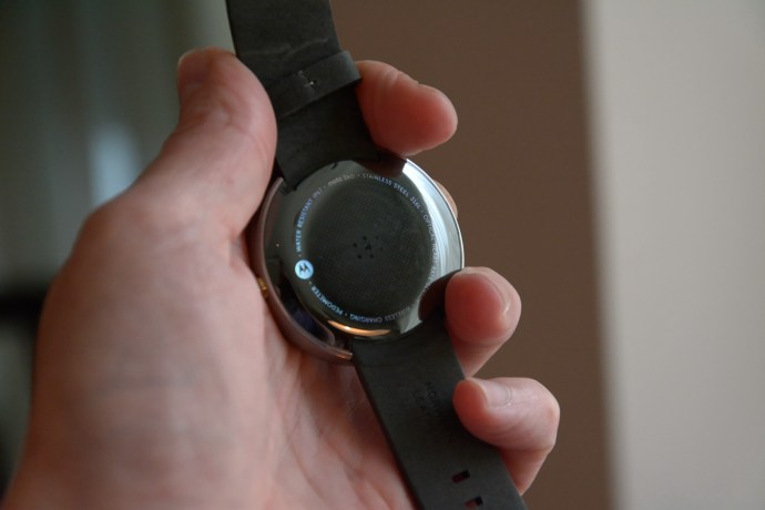 摩托罗拉 Moto 360 背面