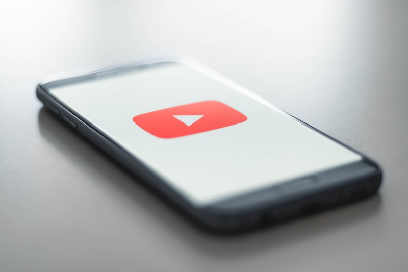将 YouTube 视频从 iPhone 或 Android 投射到 Amazon Fire TV Stick