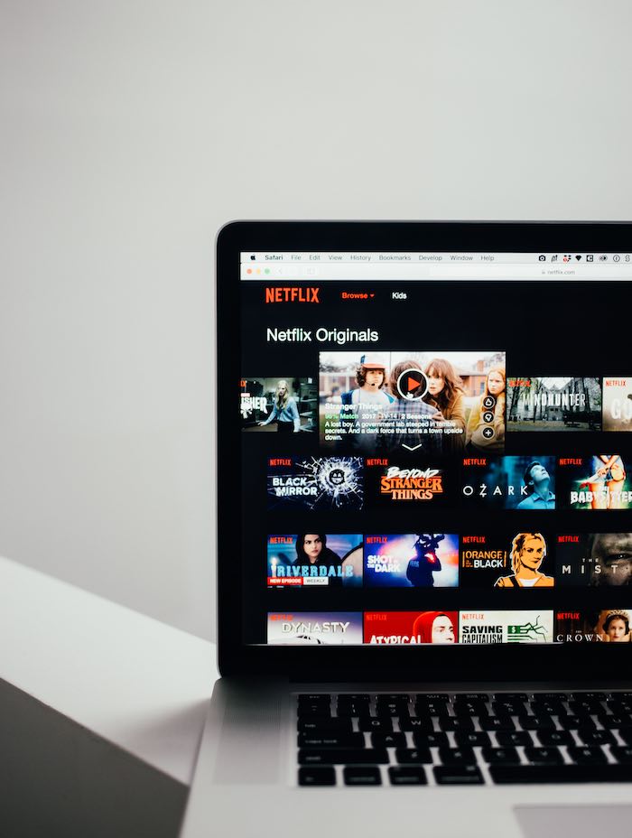 使用 Netflix 搜索代码查找隐藏的电影和电视节目