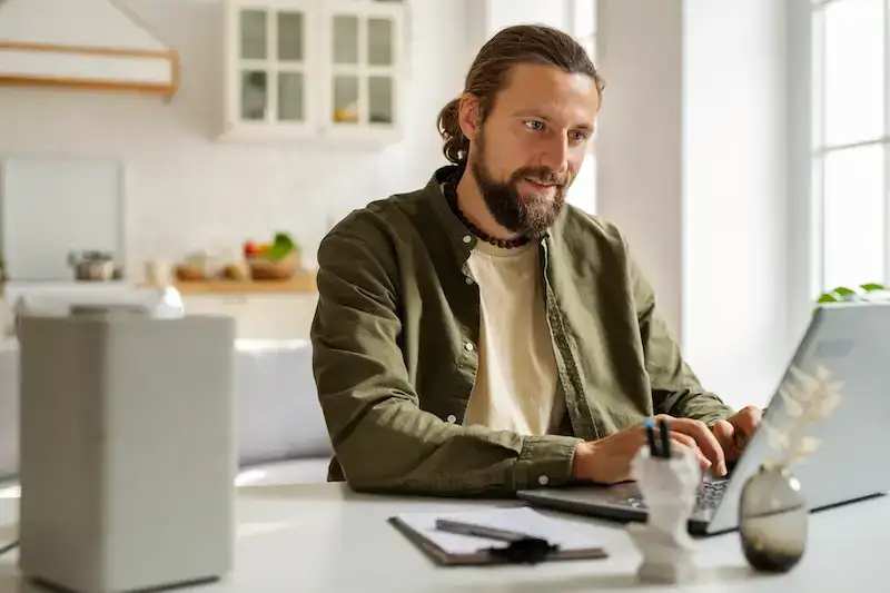 如何使Chromebook屏幕恢复正常颜色
