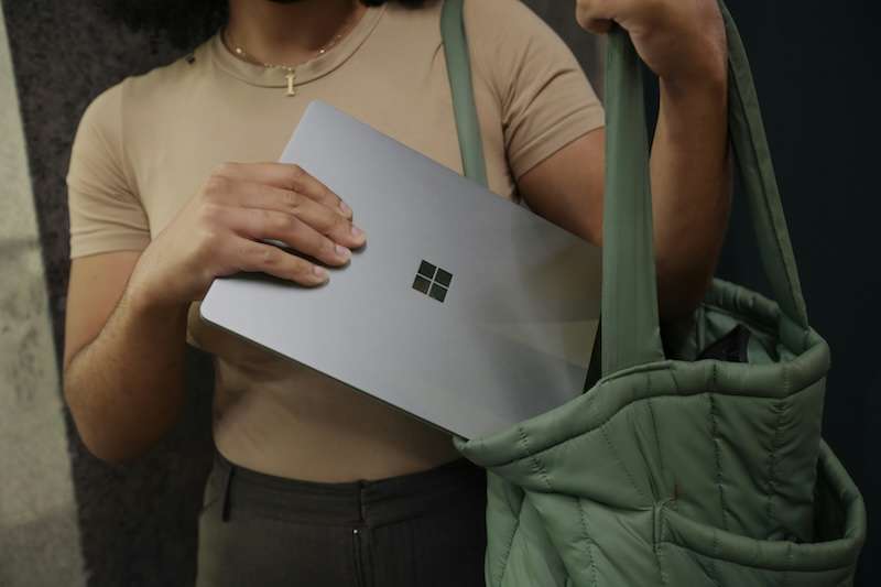 如何在 Outlook Windows 应用程序中启用脱机电子邮件支持