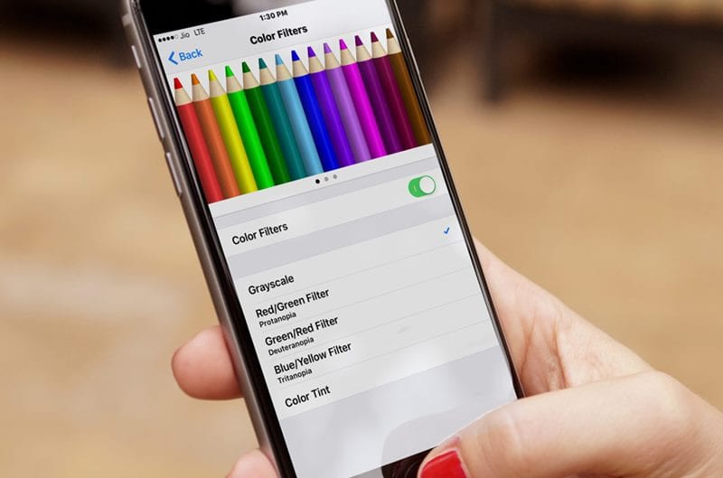 如何在iPhone或iPad上启用颜色过滤器