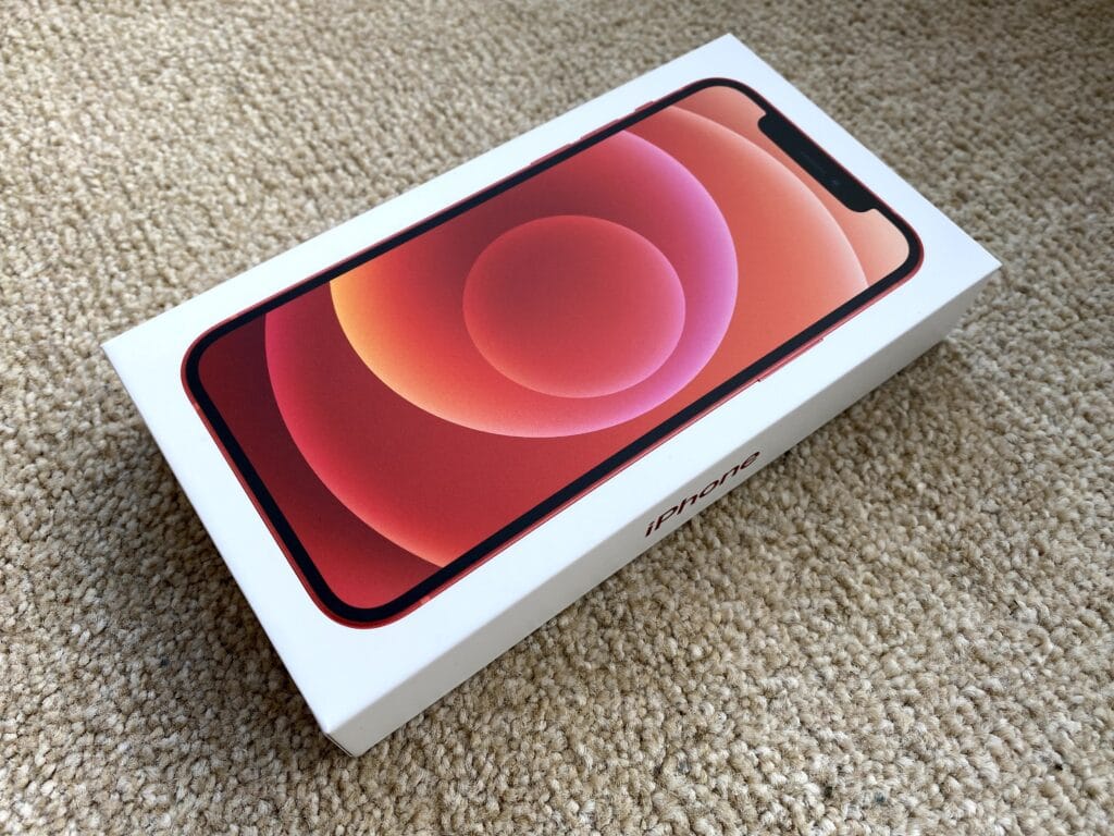 产品（红色）iPhone 12拆箱照片