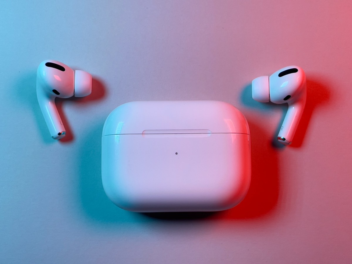 最近的泄漏显示AirPods Pro 2重新设计和可能的功能集