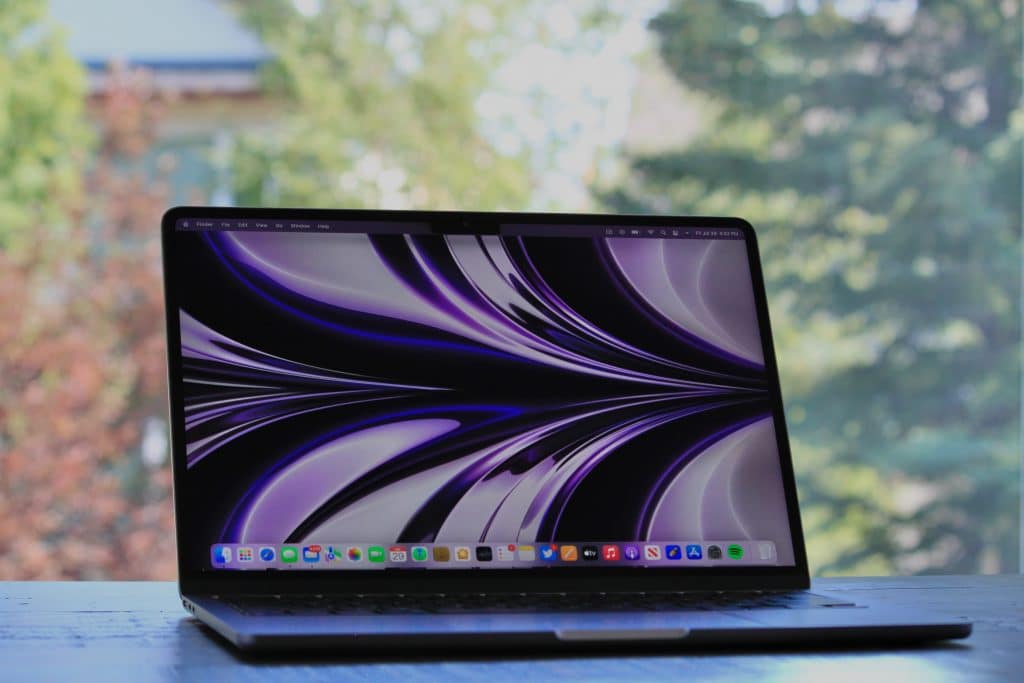 Apple加强使用M2式处理器的15英寸MacBook Air测试