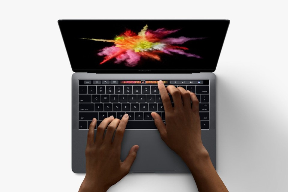 据报道，触摸屏OLED MacBook Pro在作品中