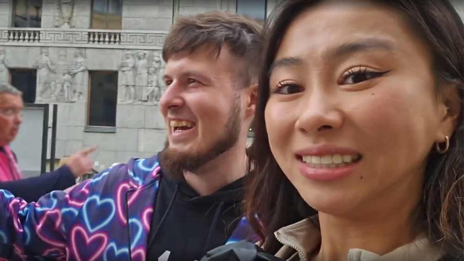 在俄羅斯旅行中抓住她之後，Twitch流媒體恐慌陷入困境