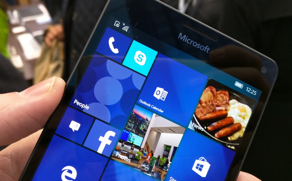 如何在 Lumia 950 手机上安装完整版 Windows 10