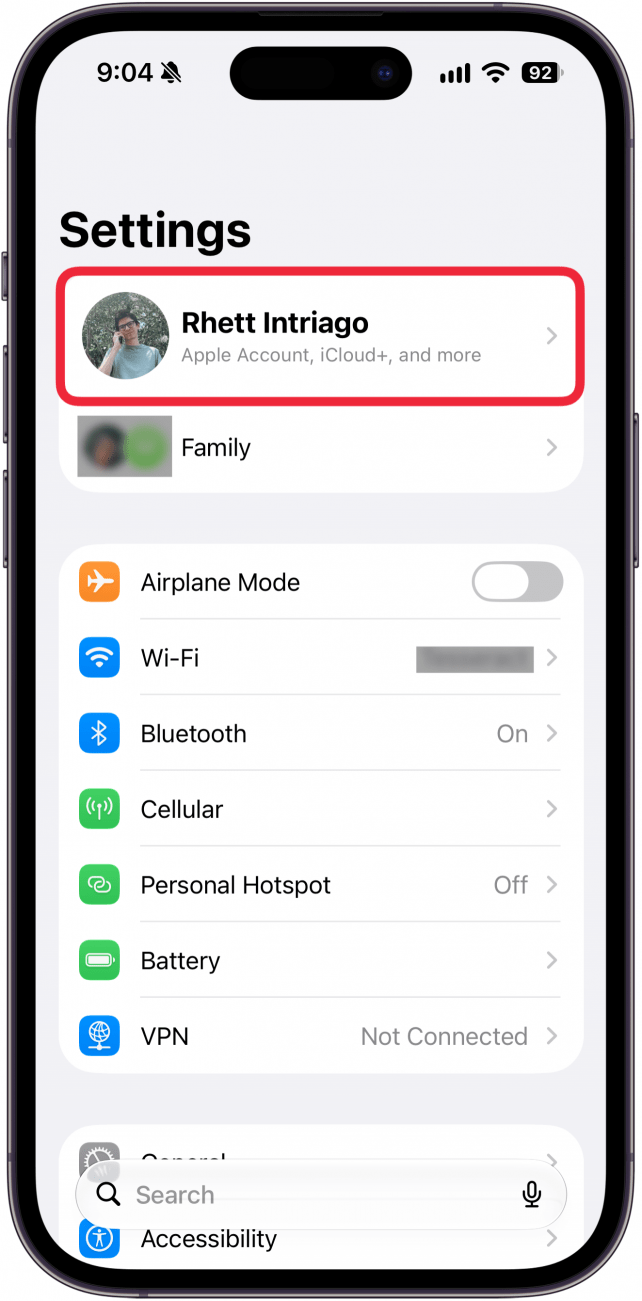 设置中点击 Apple 账号名称
