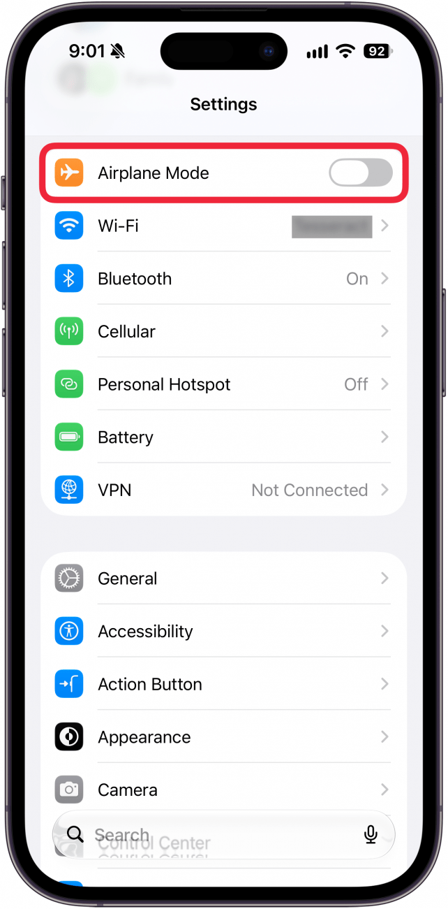 iPhone 设置界面中的飞行模式开关